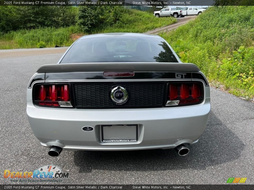 2005 Ford Mustang GT Premium Coupe Satin Silver Metallic / Dark Charcoal Photo #7