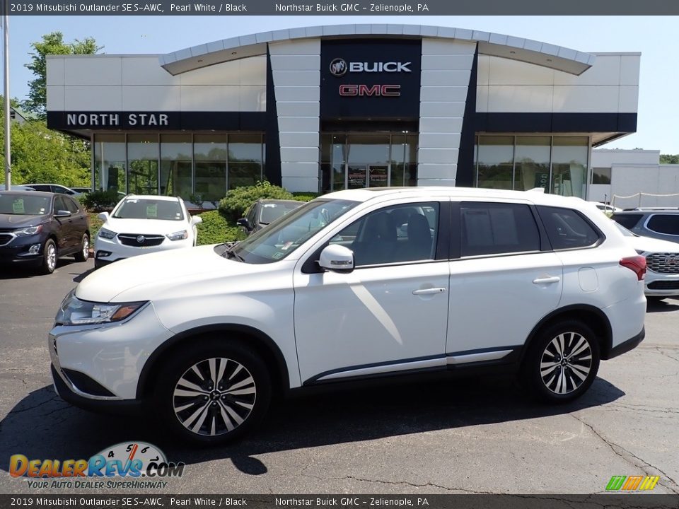 2019 Mitsubishi Outlander SE S-AWC Pearl White / Black Photo #1