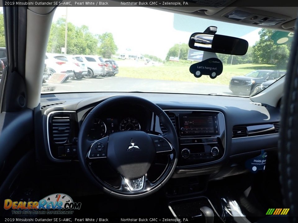 2019 Mitsubishi Outlander SE S-AWC Pearl White / Black Photo #19