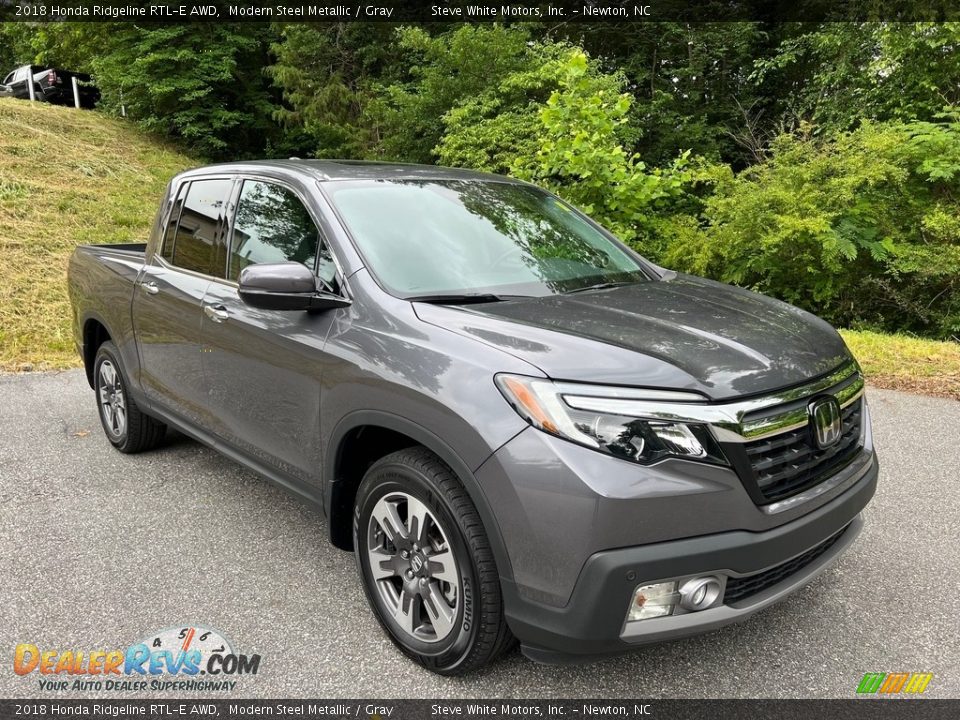 Front 3/4 View of 2018 Honda Ridgeline RTL-E AWD Photo #4