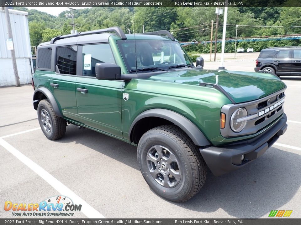 Front 3/4 View of 2023 Ford Bronco Big Bend 4X4 4-Door Photo #2
