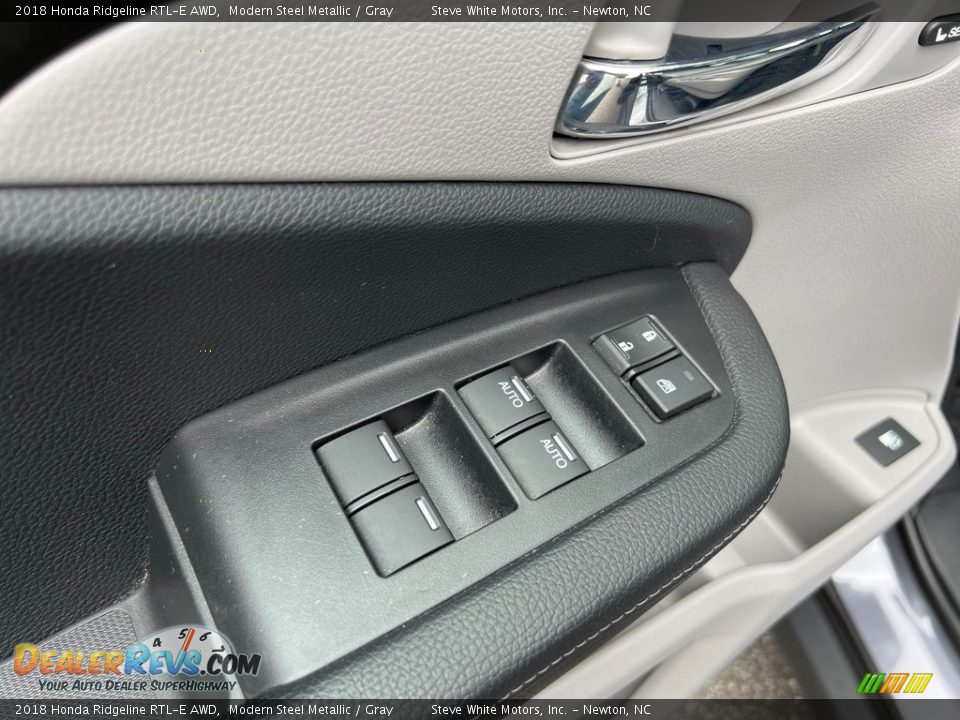 Controls of 2018 Honda Ridgeline RTL-E AWD Photo #14