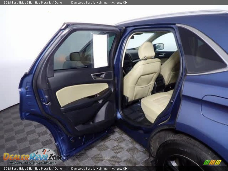 2019 Ford Edge SEL Blue Metallic / Dune Photo #29