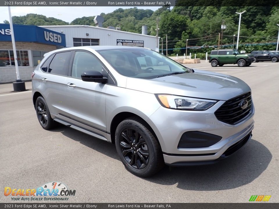 Front 3/4 View of 2023 Ford Edge SE AWD Photo #2