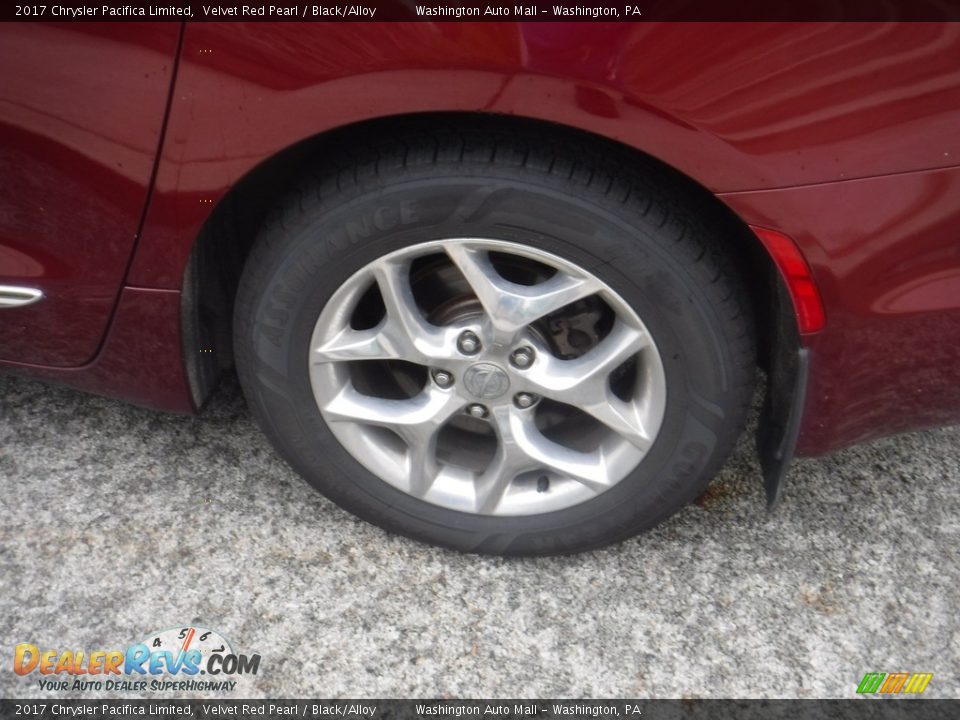 2017 Chrysler Pacifica Limited Wheel Photo #17