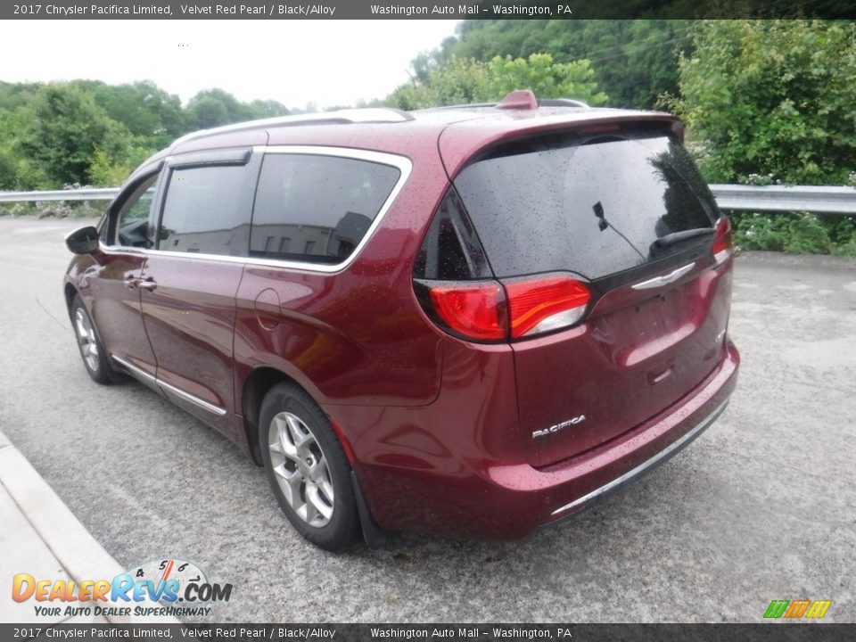 2017 Chrysler Pacifica Limited Velvet Red Pearl / Black/Alloy Photo #18