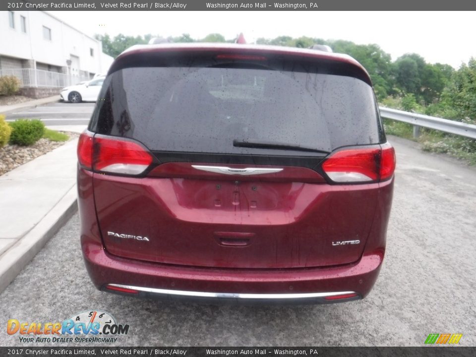 2017 Chrysler Pacifica Limited Velvet Red Pearl / Black/Alloy Photo #19