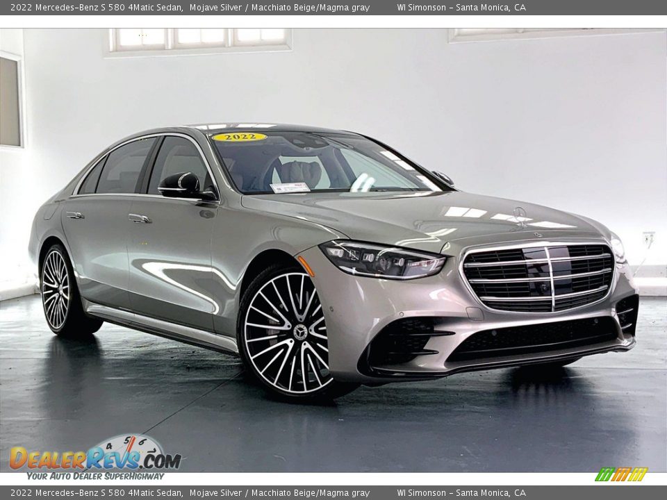 Front 3/4 View of 2022 Mercedes-Benz S 580 4Matic Sedan Photo #34