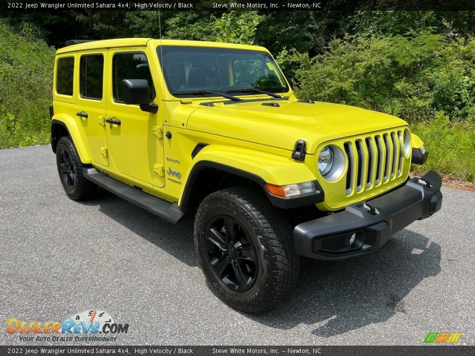 Front 3/4 View of 2022 Jeep Wrangler Unlimited Sahara 4x4 Photo #4