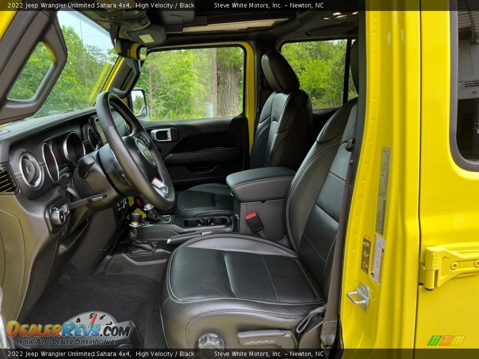 Front Seat of 2022 Jeep Wrangler Unlimited Sahara 4x4 Photo #11