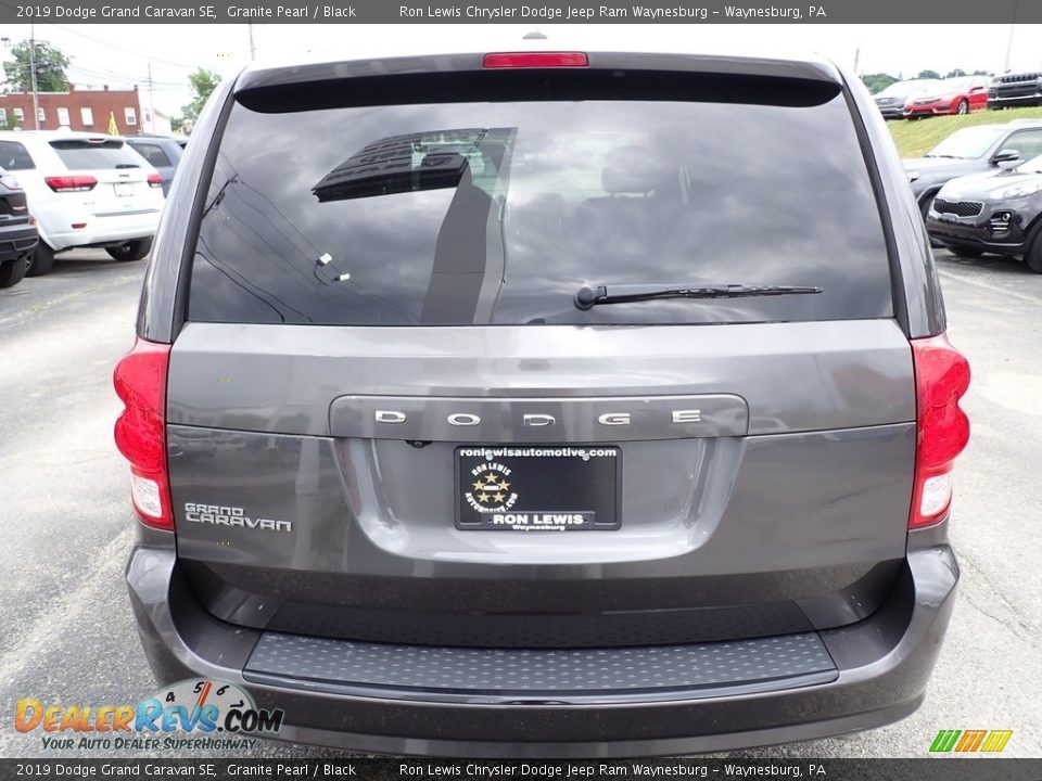 2019 Dodge Grand Caravan SE Granite Pearl / Black Photo #4