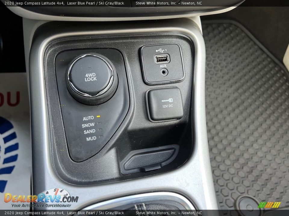 Controls of 2020 Jeep Compass Latitude 4x4 Photo #26