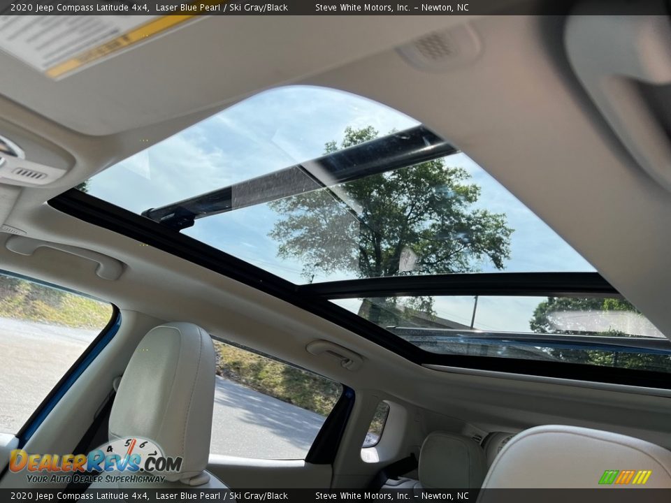 Sunroof of 2020 Jeep Compass Latitude 4x4 Photo #29