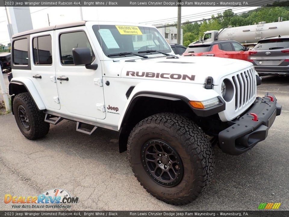 Front 3/4 View of 2023 Jeep Wrangler Unlimited Rubicon 4x4 Photo #8