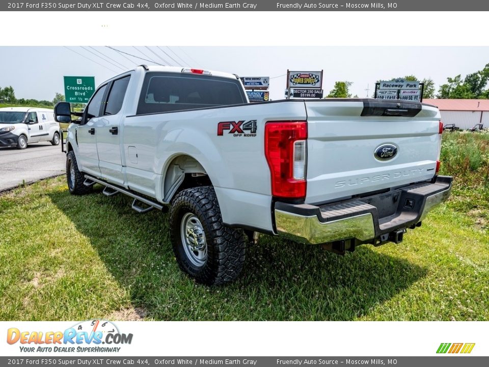 2017 Ford F350 Super Duty XLT Crew Cab 4x4 Oxford White / Medium Earth Gray Photo #5