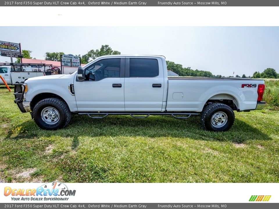 2017 Ford F350 Super Duty XLT Crew Cab 4x4 Oxford White / Medium Earth Gray Photo #6