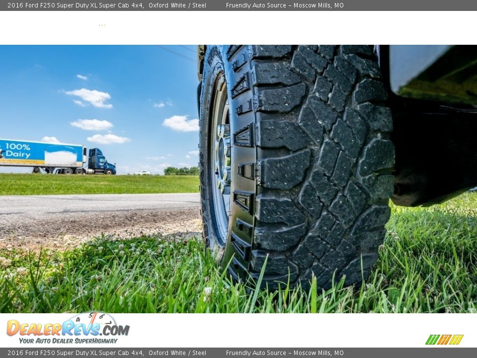 2016 Ford F250 Super Duty XL Super Cab 4x4 Oxford White / Steel Photo #24