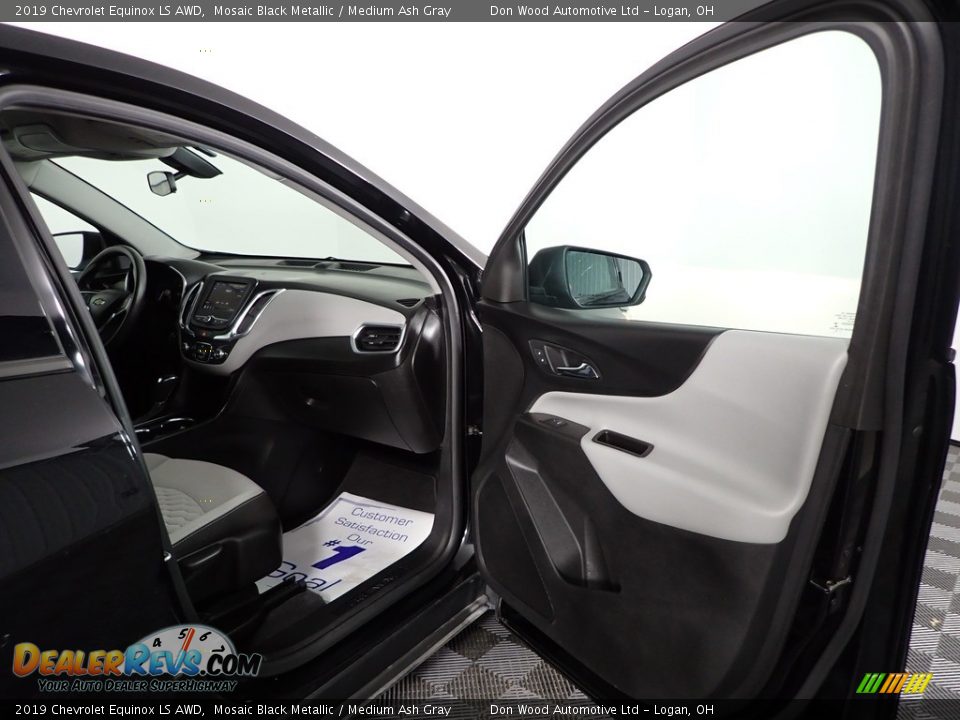2019 Chevrolet Equinox LS AWD Mosaic Black Metallic / Medium Ash Gray Photo #24