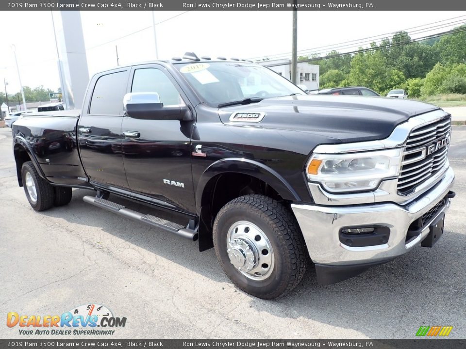 Front 3/4 View of 2019 Ram 3500 Laramie Crew Cab 4x4 Photo #8