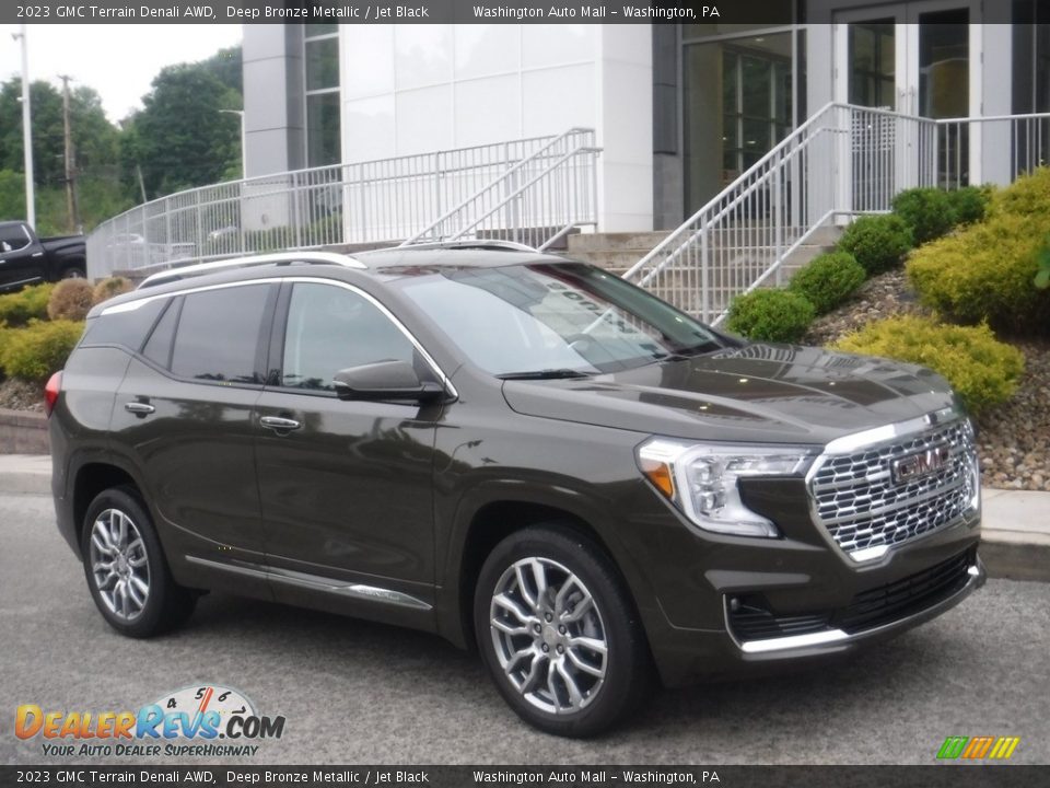 Front 3/4 View of 2023 GMC Terrain Denali AWD Photo #1