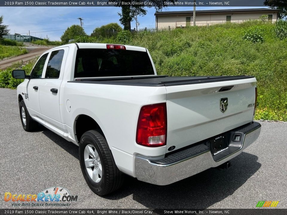 2019 Ram 1500 Classic Tradesman Crew Cab 4x4 Bright White / Black/Diesel Gray Photo #10