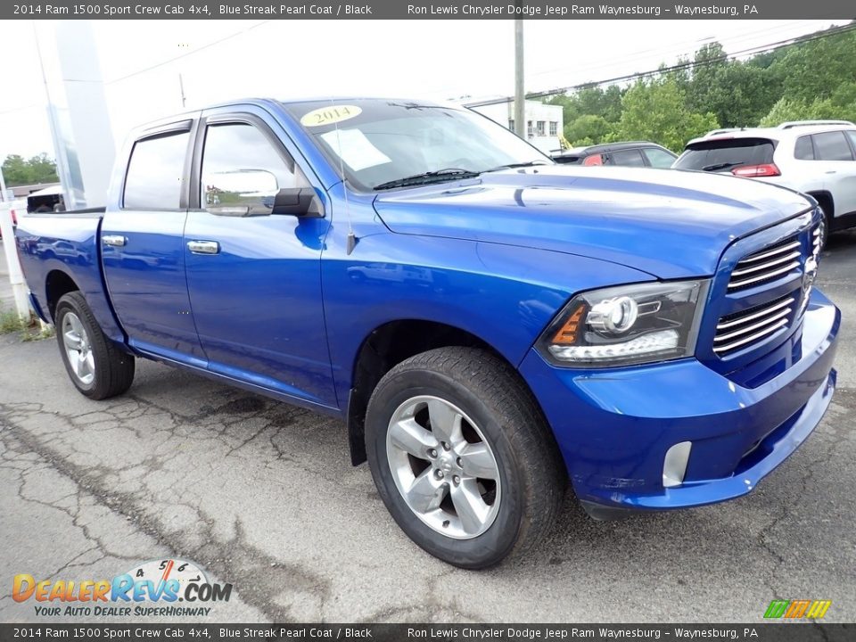 Front 3/4 View of 2014 Ram 1500 Sport Crew Cab 4x4 Photo #8