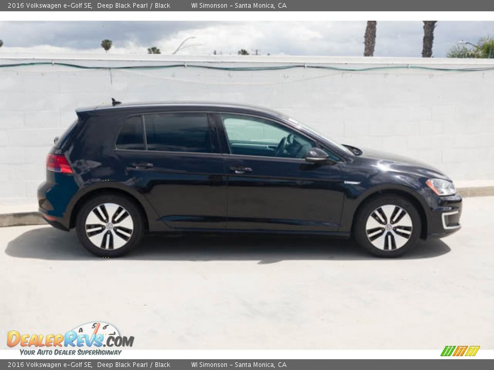 Deep Black Pearl 2016 Volkswagen e-Golf SE Photo #14