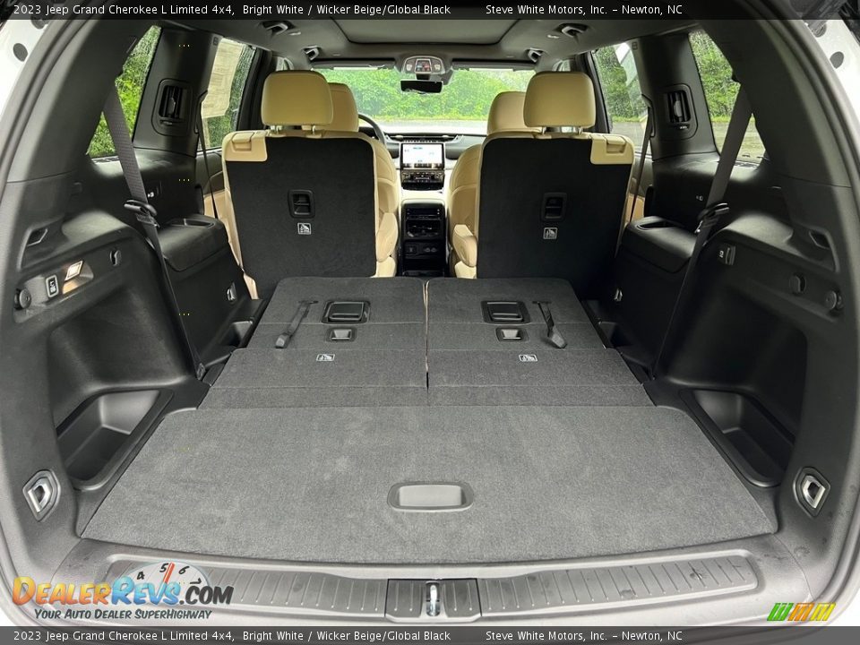 2023 Jeep Grand Cherokee L Limited 4x4 Trunk Photo #17