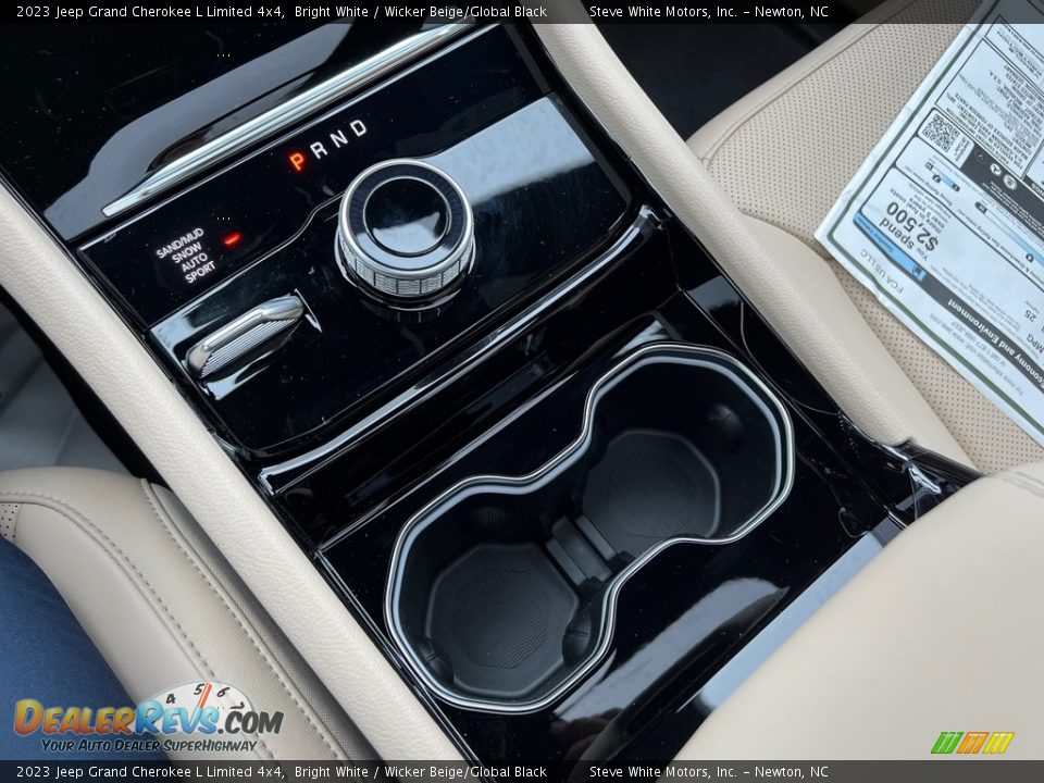 2023 Jeep Grand Cherokee L Limited 4x4 Shifter Photo #30
