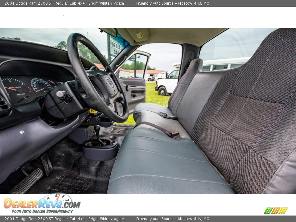 Front Seat of 2001 Dodge Ram 2500 ST Regular Cab 4x4 Photo #10