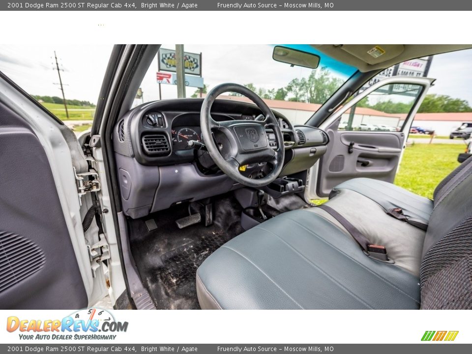 Front Seat of 2001 Dodge Ram 2500 ST Regular Cab 4x4 Photo #11