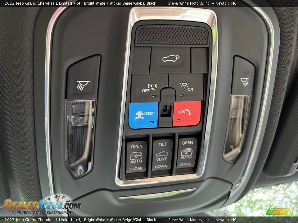 Controls of 2023 Jeep Grand Cherokee L Limited 4x4 Photo #32