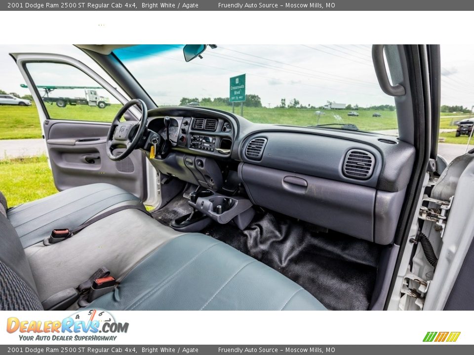 Dashboard of 2001 Dodge Ram 2500 ST Regular Cab 4x4 Photo #13