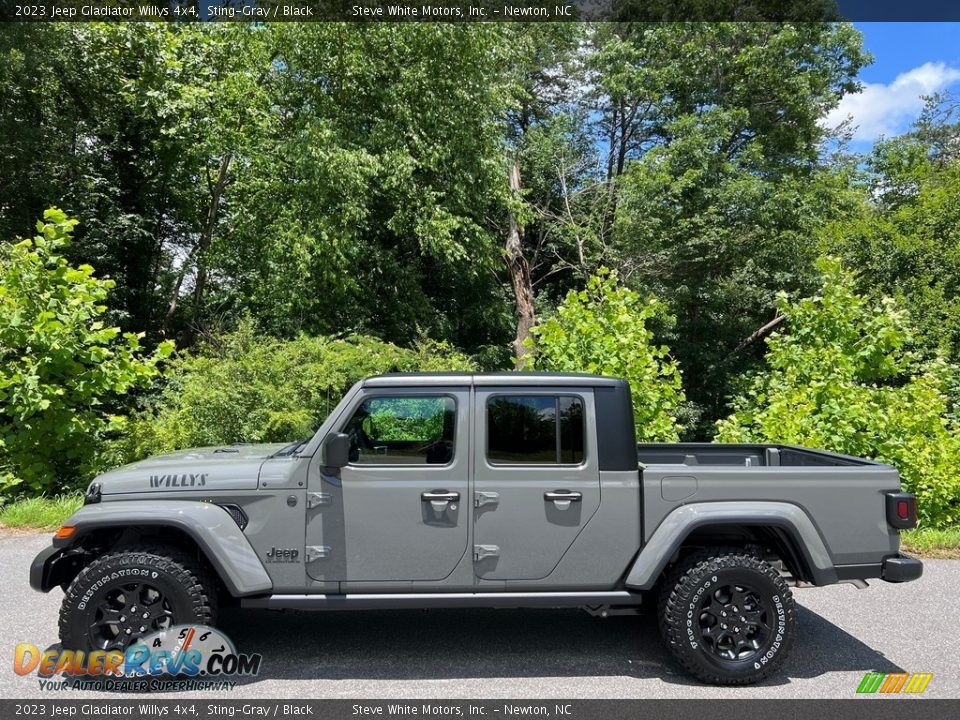 Sting-Gray 2023 Jeep Gladiator Willys 4x4 Photo #1