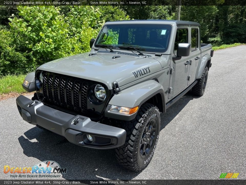 2023 Jeep Gladiator Willys 4x4 Sting-Gray / Black Photo #2