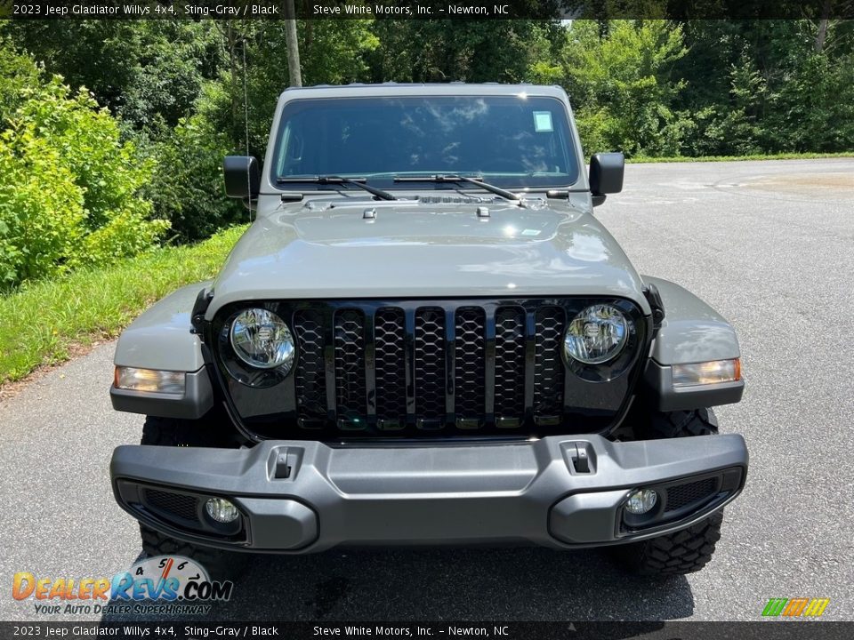 2023 Jeep Gladiator Willys 4x4 Sting-Gray / Black Photo #3