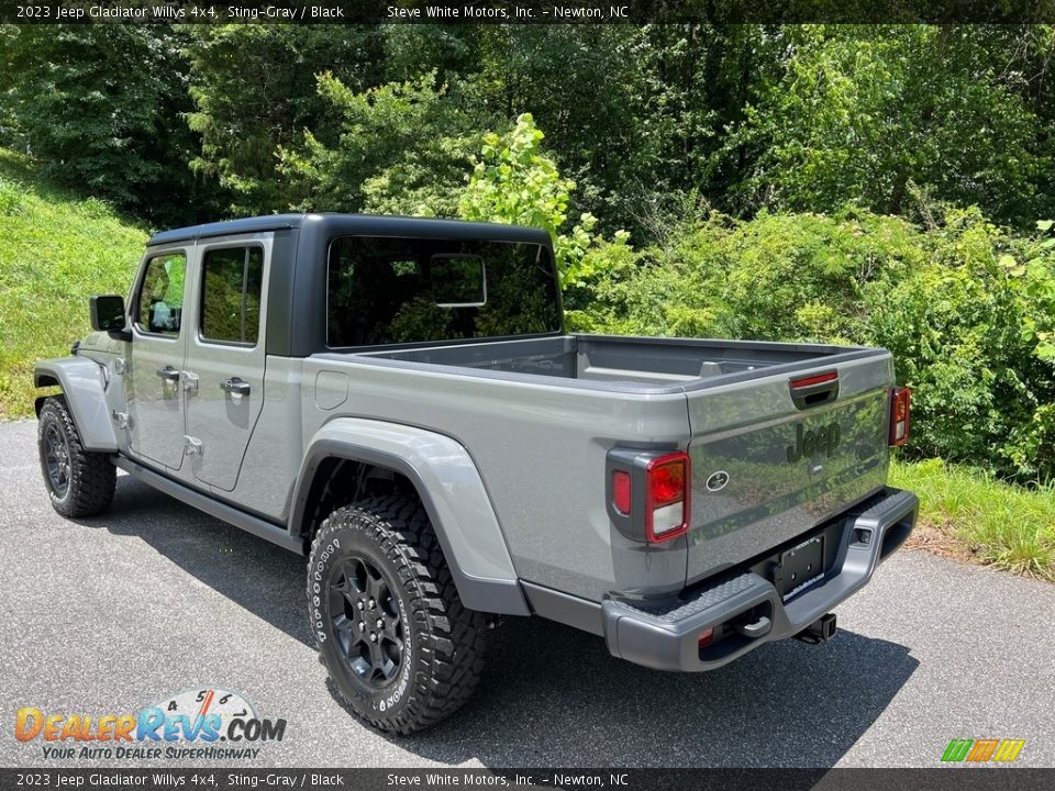 2023 Jeep Gladiator Willys 4x4 Sting-Gray / Black Photo #9