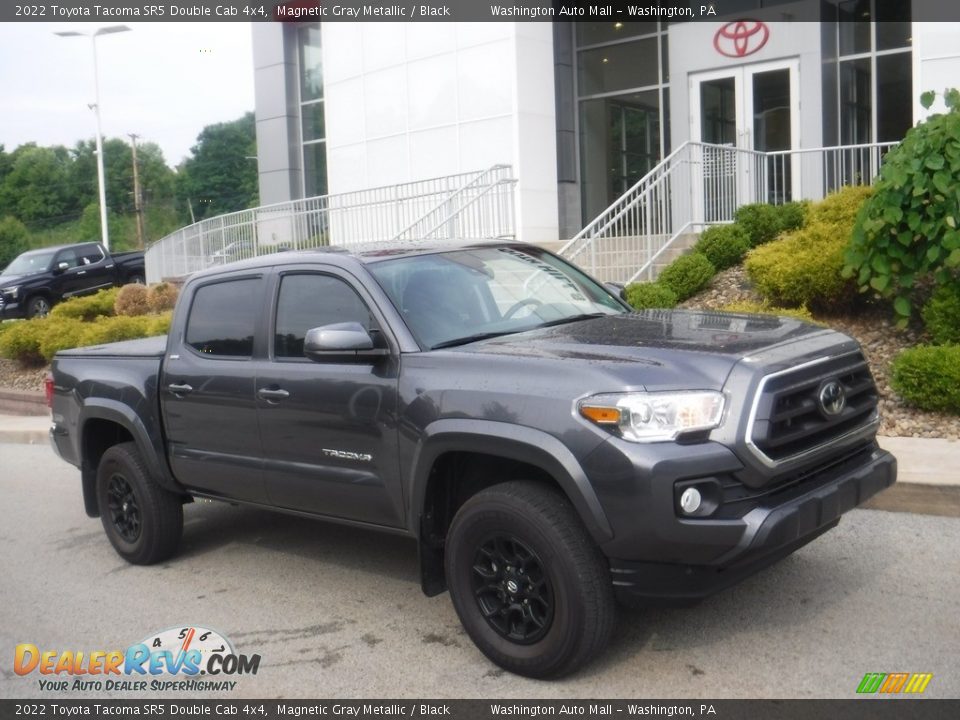 Front 3/4 View of 2022 Toyota Tacoma SR5 Double Cab 4x4 Photo #1