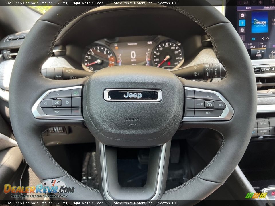 2023 Jeep Compass Latitude Lux 4x4 Bright White / Black Photo #18