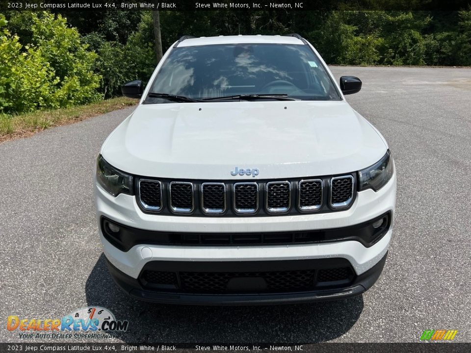 2023 Jeep Compass Latitude Lux 4x4 Bright White / Black Photo #3