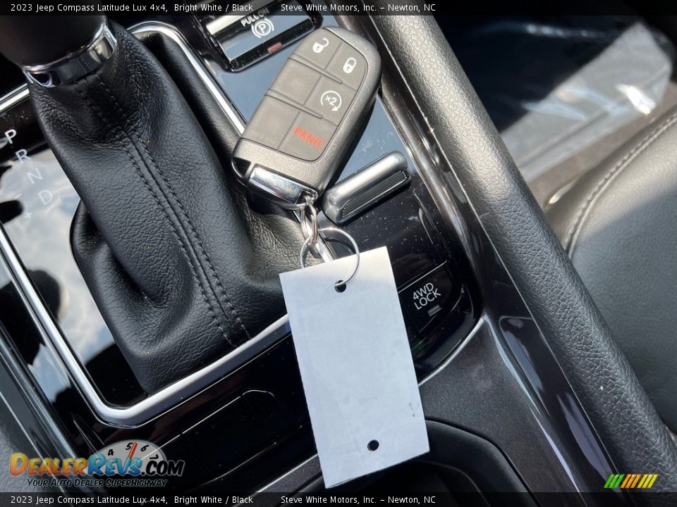 Keys of 2023 Jeep Compass Latitude Lux 4x4 Photo #27