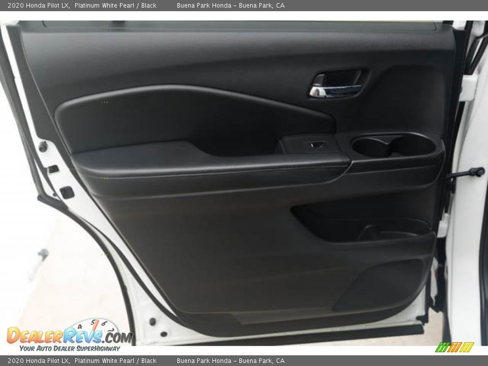 Door Panel of 2020 Honda Pilot LX Photo #34