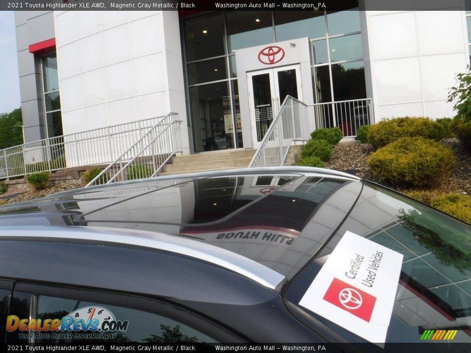 2021 Toyota Highlander XLE AWD Magnetic Gray Metallic / Black Photo #3
