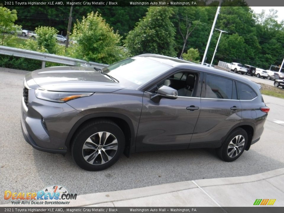 2021 Toyota Highlander XLE AWD Magnetic Gray Metallic / Black Photo #16