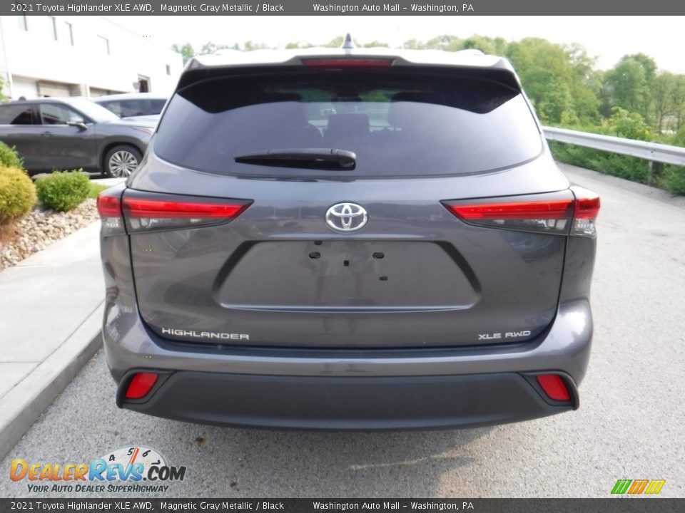 2021 Toyota Highlander XLE AWD Magnetic Gray Metallic / Black Photo #18