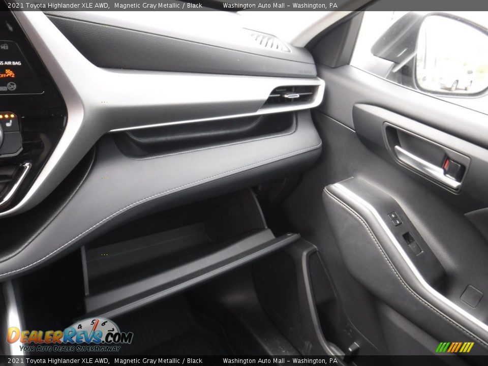 2021 Toyota Highlander XLE AWD Magnetic Gray Metallic / Black Photo #31