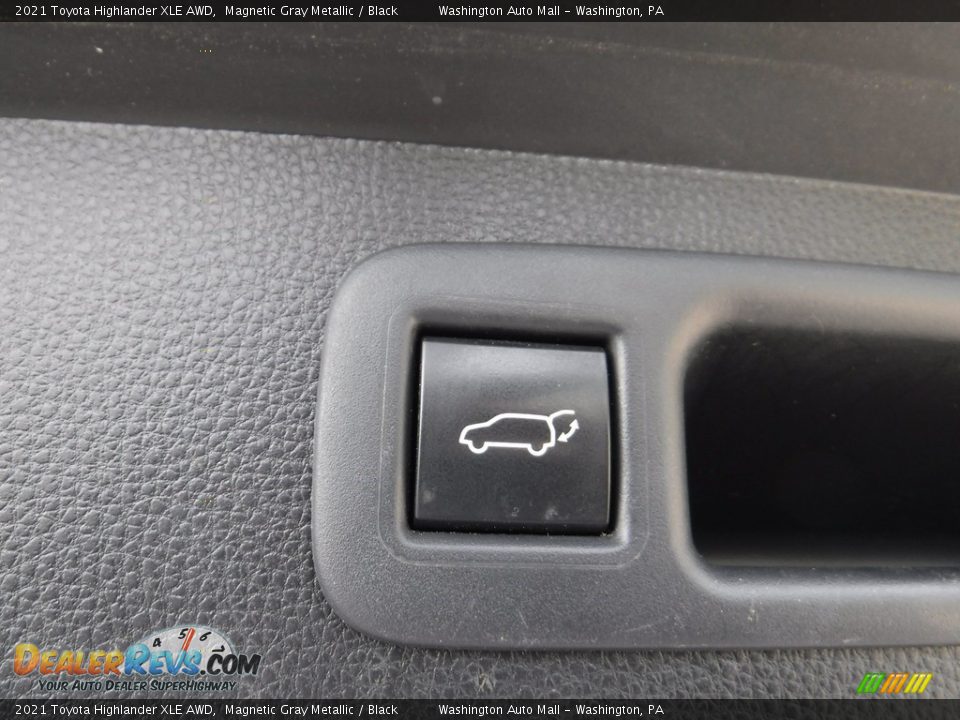 2021 Toyota Highlander XLE AWD Magnetic Gray Metallic / Black Photo #36