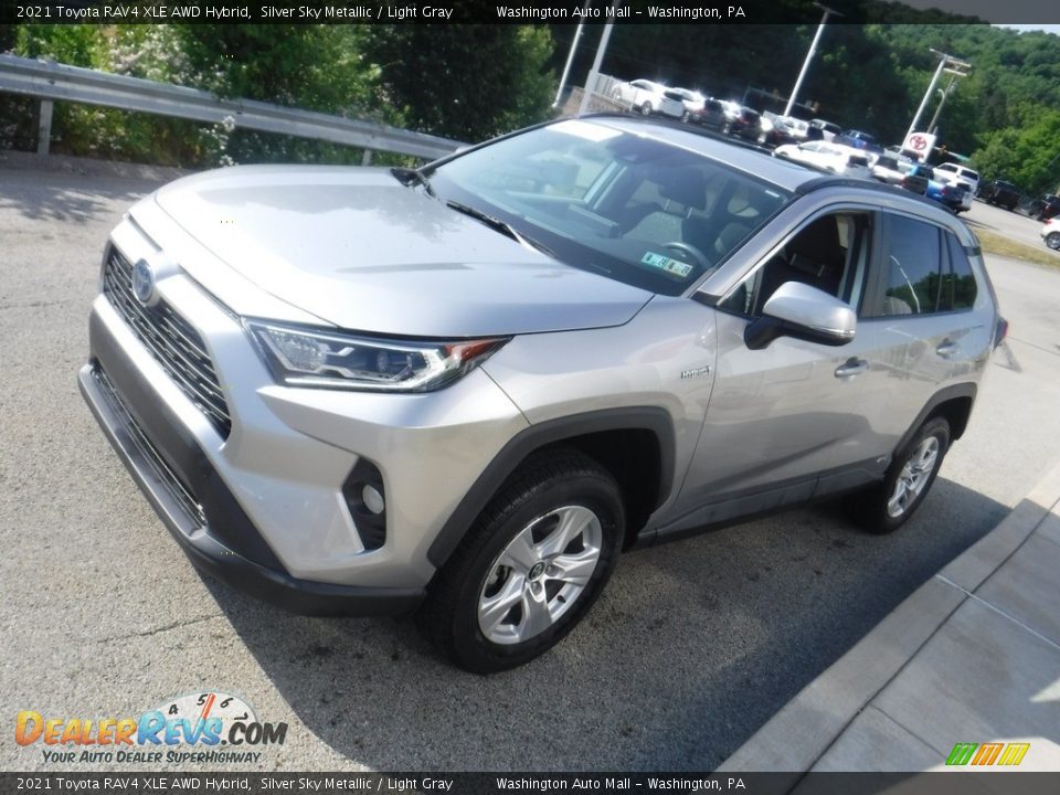 2021 Toyota RAV4 XLE AWD Hybrid Silver Sky Metallic / Light Gray Photo #15