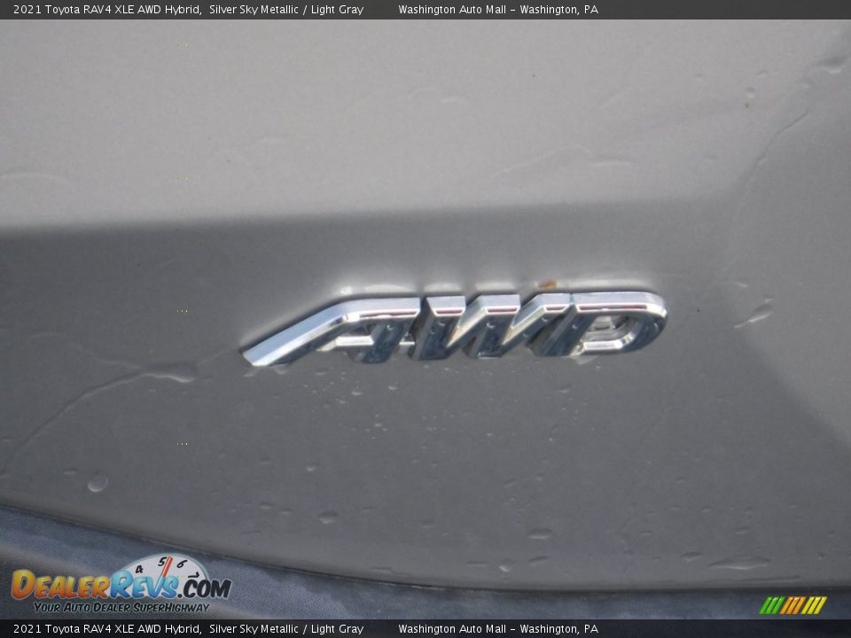 2021 Toyota RAV4 XLE AWD Hybrid Silver Sky Metallic / Light Gray Photo #17