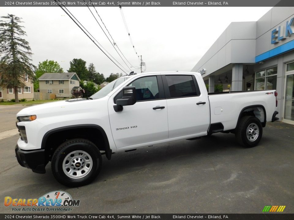 Front 3/4 View of 2024 Chevrolet Silverado 3500HD Work Truck Crew Cab 4x4 Photo #1